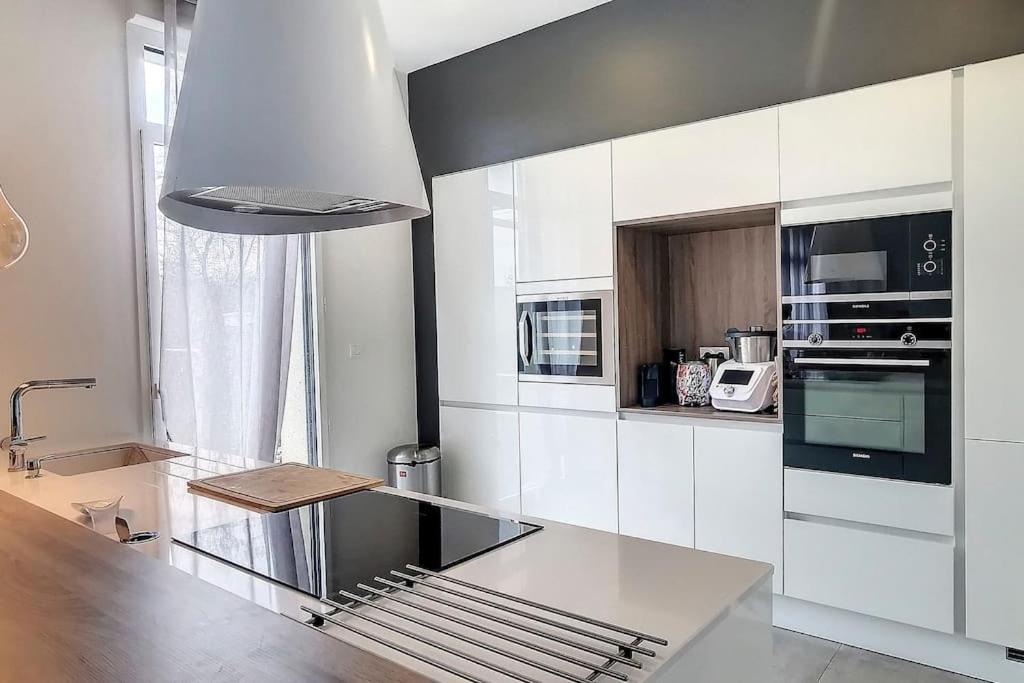 Duplex En Rez De Jardin Apartman Neuville-sur-Saône Kültér fotó